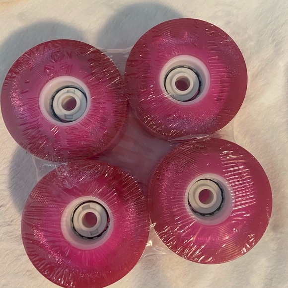 Luminous Skate Wheels - Picture 2 of 2